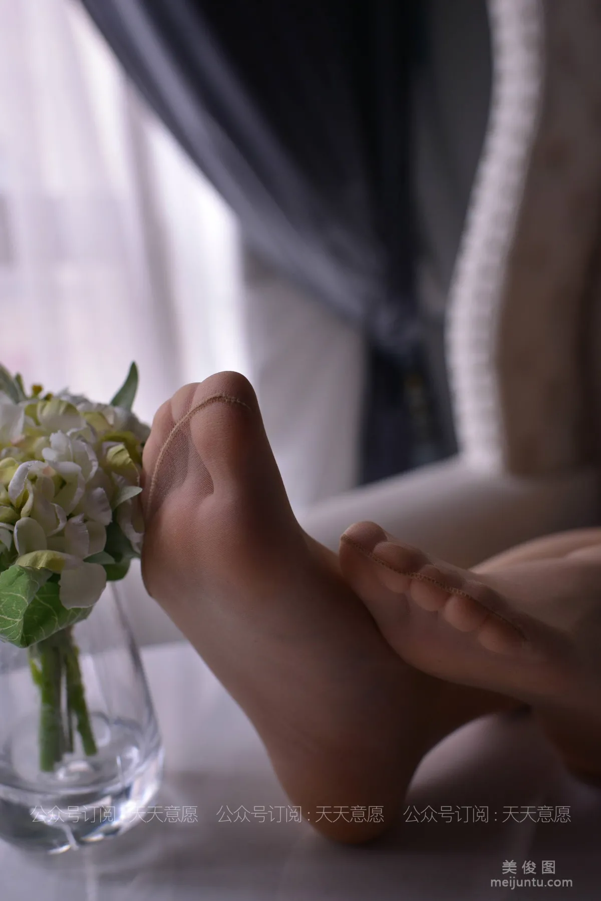 [IESS] Silk Enjoyer 778: Xiao Jie Dancing with Flowers Stockings Legs Feet Set photo 8