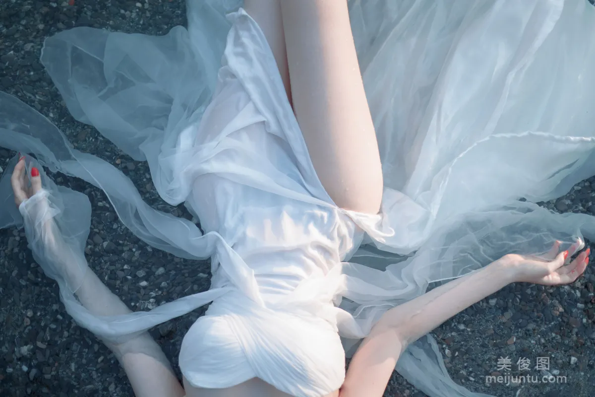 国外美女SayaTheFox - 海滩随拍2