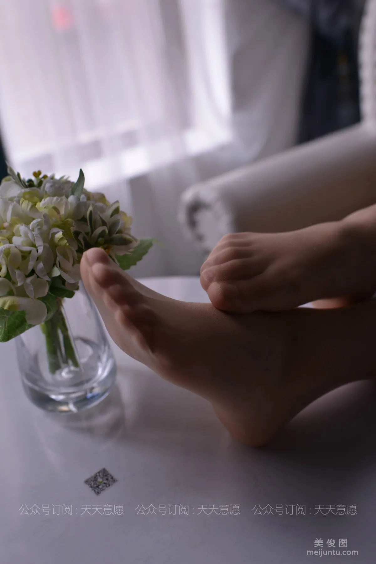 [IESS] Silk Enjoyer 778: Xiao Jie Dancing with Flowers Stockings Legs Feet Set photo 13