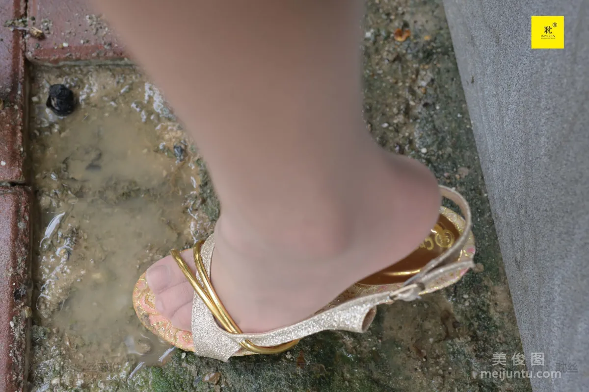 [IESS] The Nth Fantasy: Lonely Weekend 1, Xiao Liu, Little Skirt + Peep-Toe Shoes + Playing in Water in Shoes photo 94