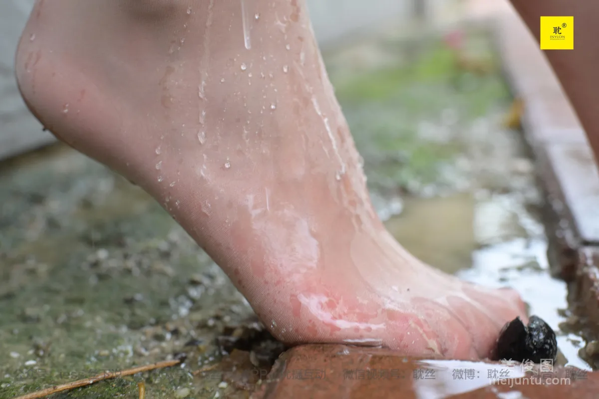 [IESS] The Nth Fantasy, Lonely Weekend 2, Xiao Liu, Little Skirt + Peep Toe Shoes + Taking Off Shoes to Play in Water photo 92