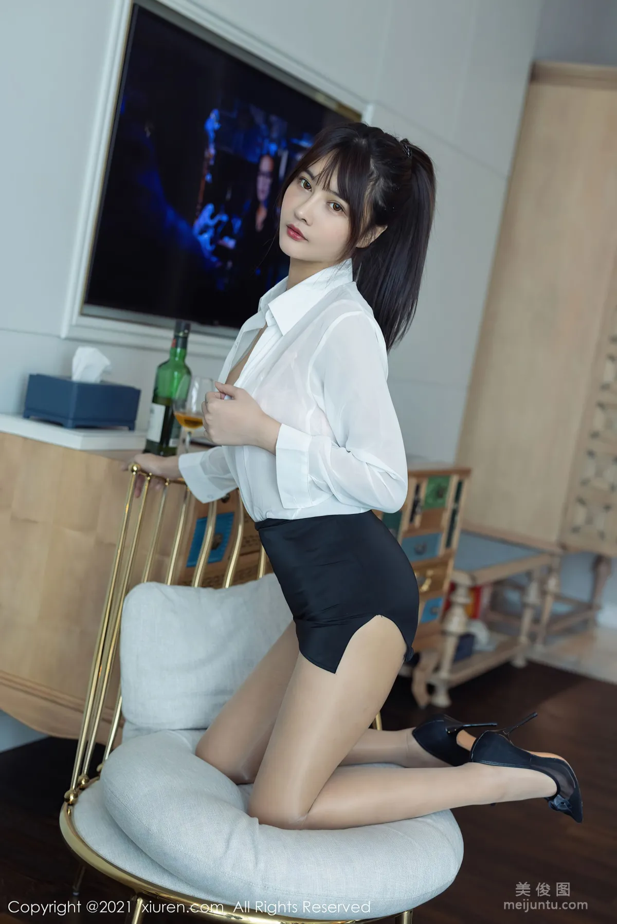 [秀人XiuRen] No.3793 萌奈子 - 經典動人的職業OL系列 14