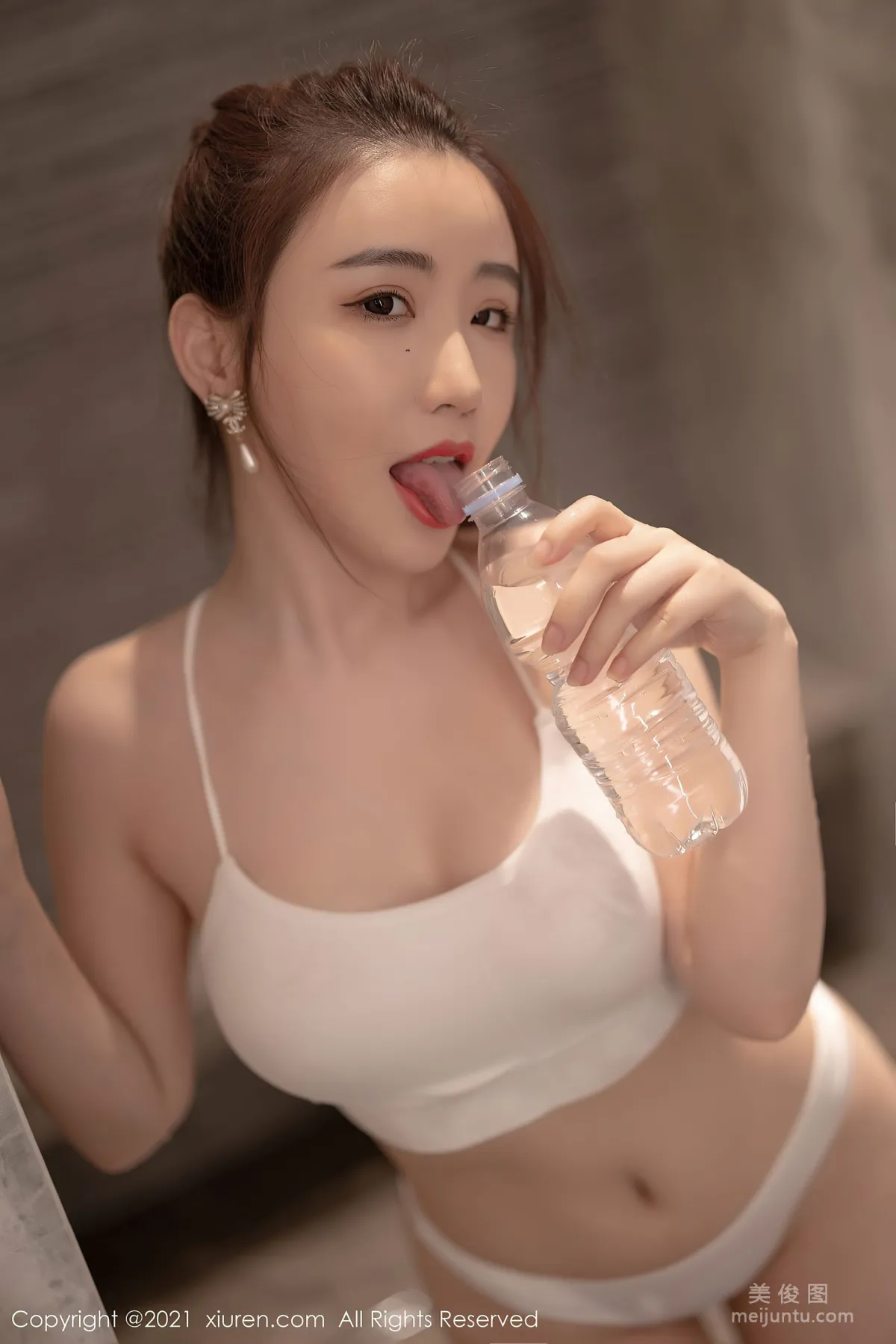 [XiuRen] No.3755 Cherry Fei Yueying - Tight Outfit and Suspenders photo 56