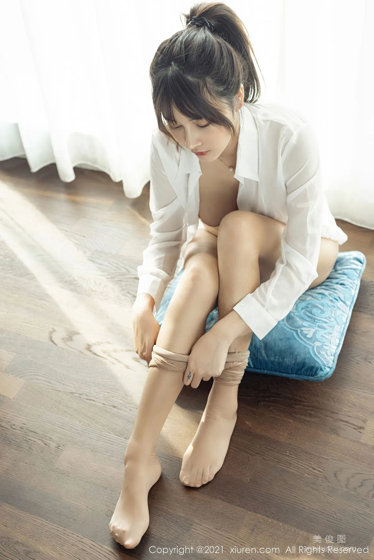 [秀人XiuRen] No.3793 萌奈子 - 經典動人的職業OL系列 48
