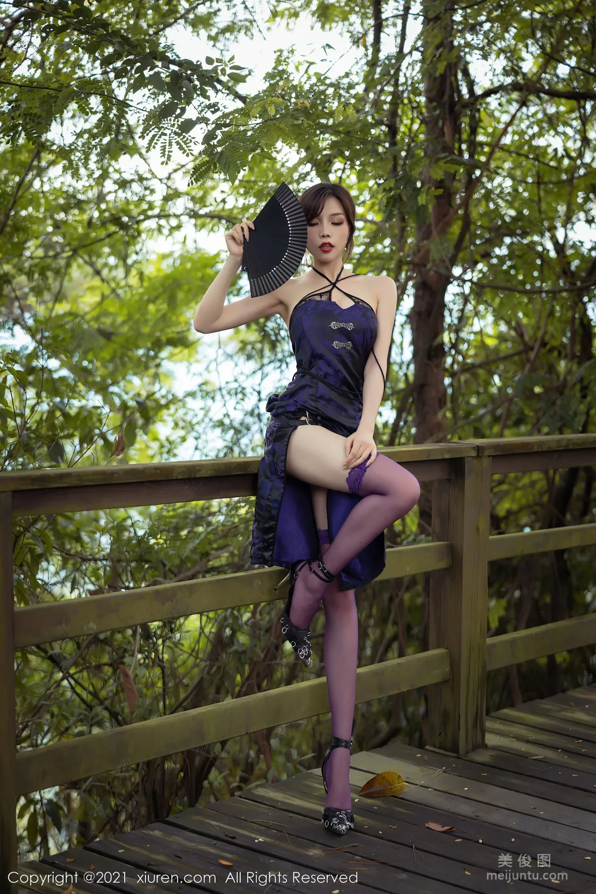 [秀人XiuRen] No.3794 芝芝Booty - 絢麗古典的紫色旗袍 12