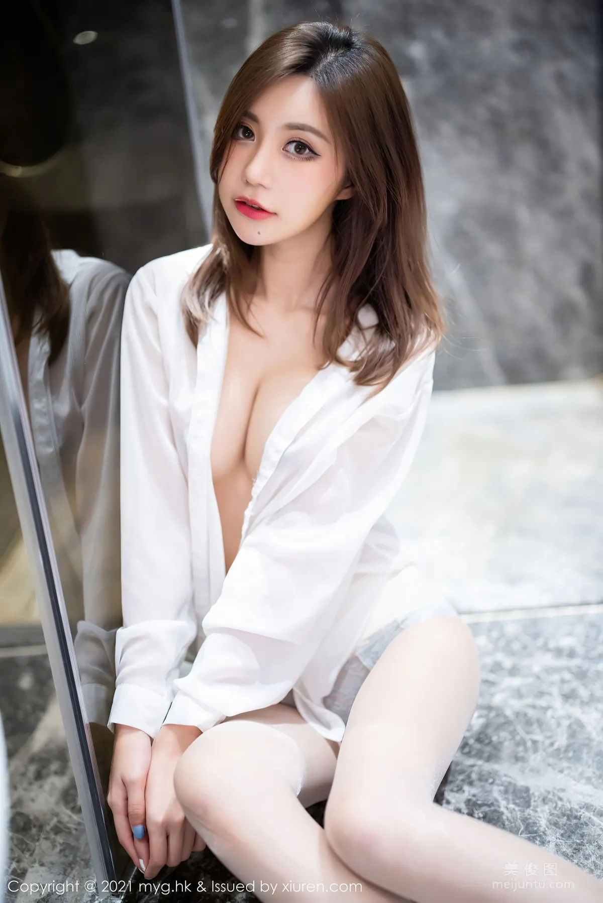[美媛館MyGirl] Vol.583 绮裡嘉Carina - 經典潔白動人的襯衫與獨特薄荷綠皮裙OL 40