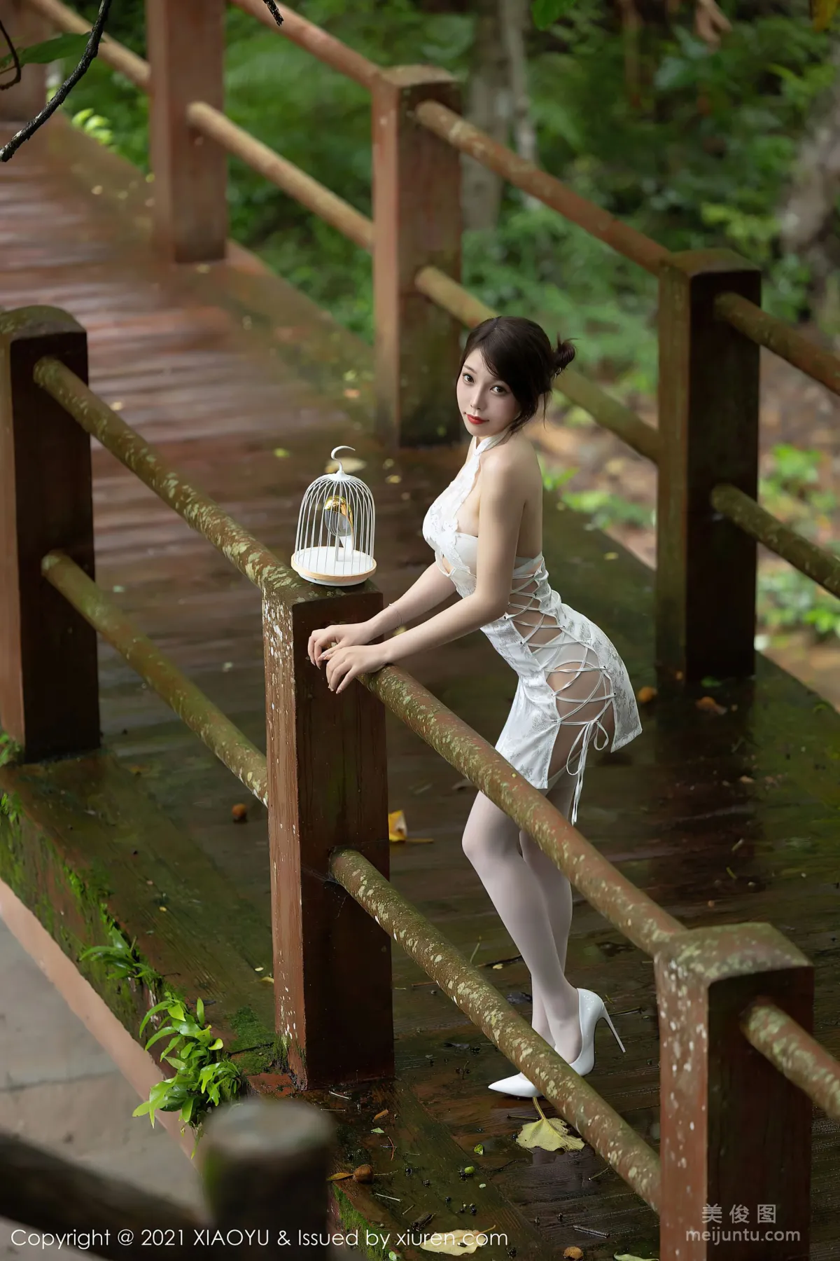 [XIAOYU] Vol.588 Zhizhi Booty, Charming Beauty Among Mountains and Waters photo 27