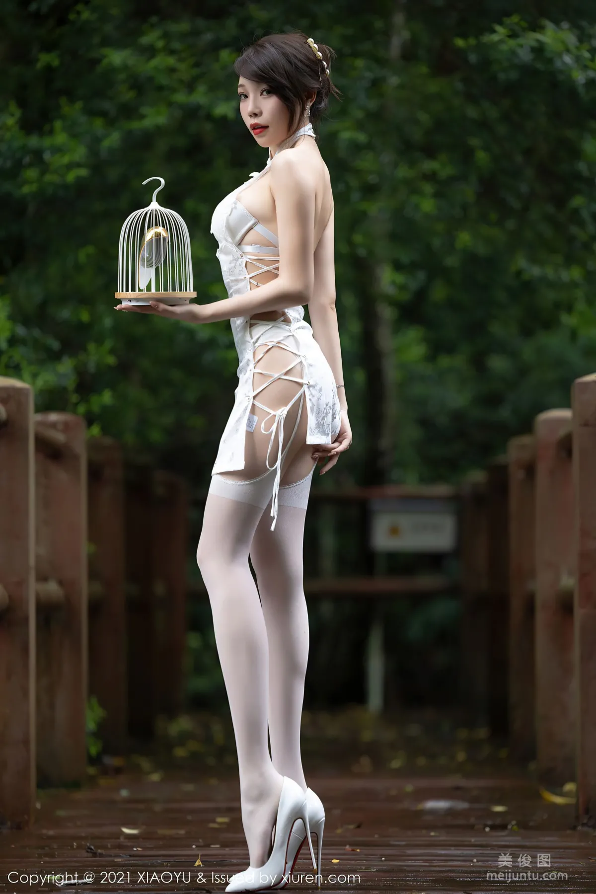 [XIAOYU] Vol.588 Zhizhi Booty, Charming Beauty Among Mountains and Waters photo 35