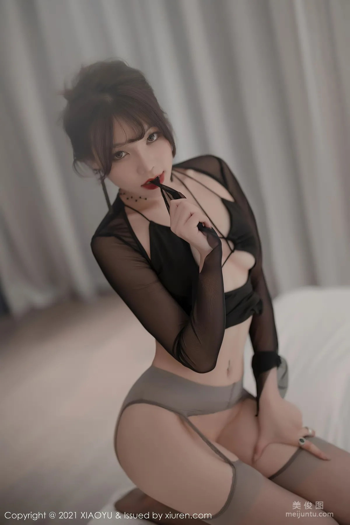 [XIAOYU] Vol.581 Zhizhi Booty - Forest Style and Hazy Private Shoot photo 83