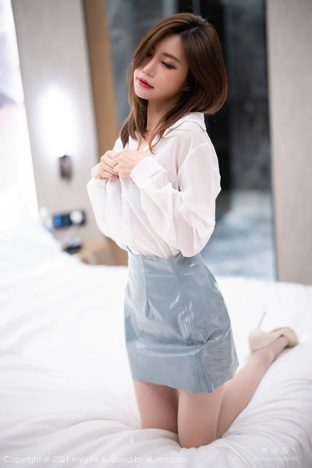 [美媛館MyGirl] Vol.583 绮裡嘉Carina - 經典潔白動人的襯衫與獨特薄荷綠皮裙OL 19