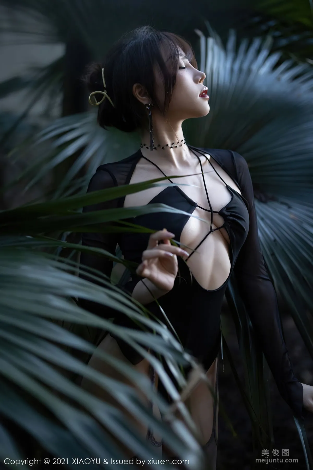 [XIAOYU] Vol.581 Zhizhi Booty - Forest Style and Hazy Private Shoot photo 58