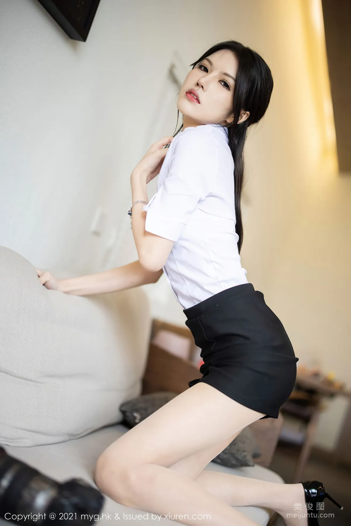 [美媛館MyGirl] Vol.572 媛媛醬belle - 經典的白襯衫黑短裙系列 14