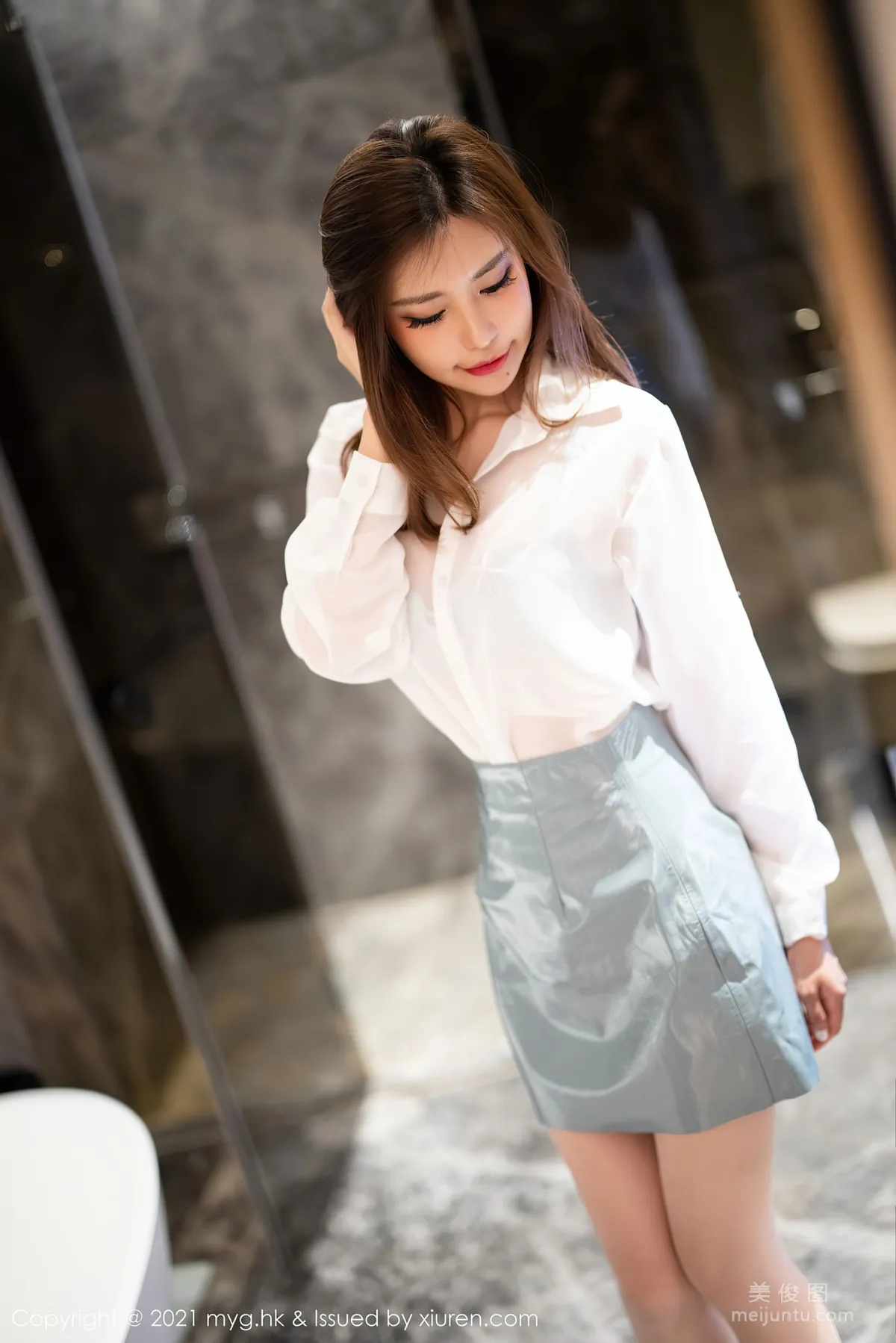 [美媛館MyGirl] Vol.583 绮裡嘉Carina - 經典潔白動人的襯衫與獨特薄荷綠皮裙OL 4