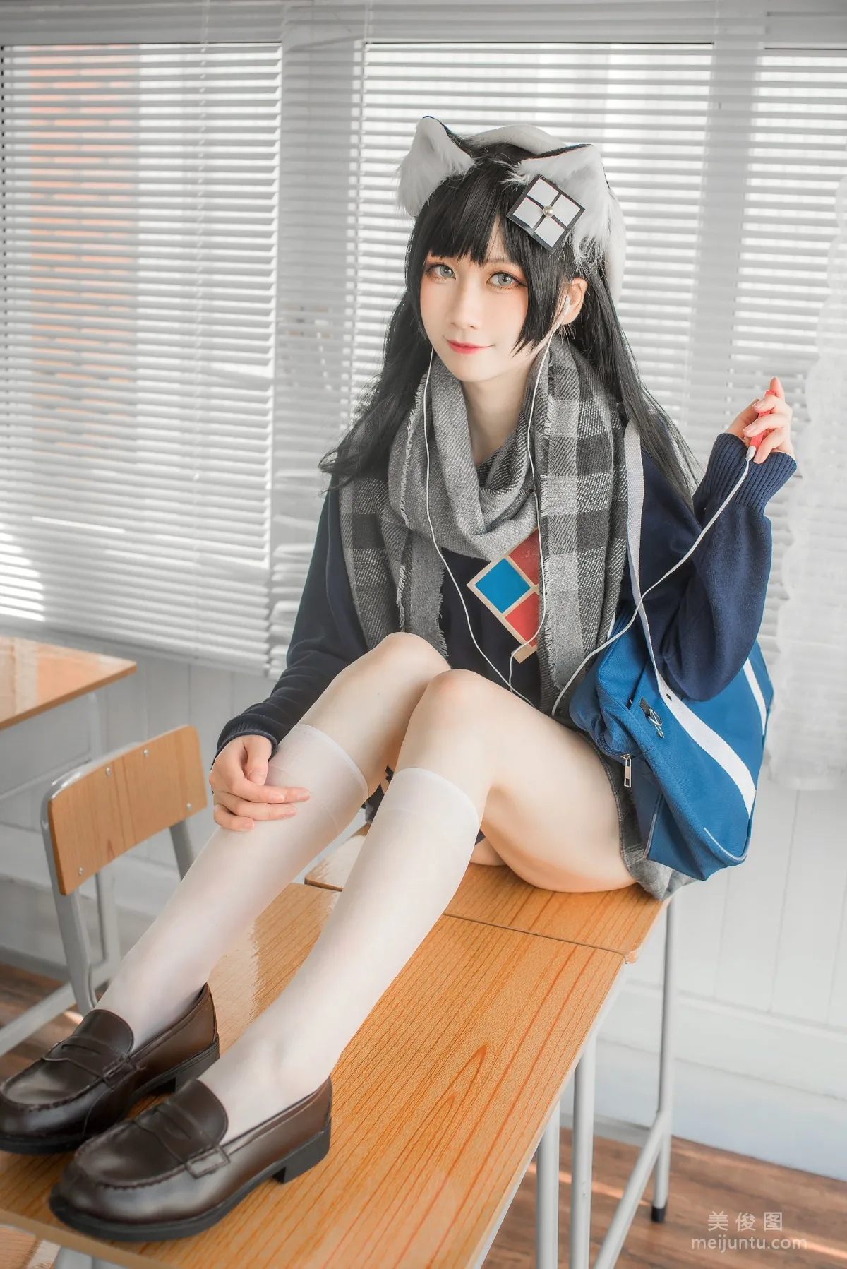 [Web Idols COSER Photos] izumi Quantaozi - Pure White Graduation Season photo 11