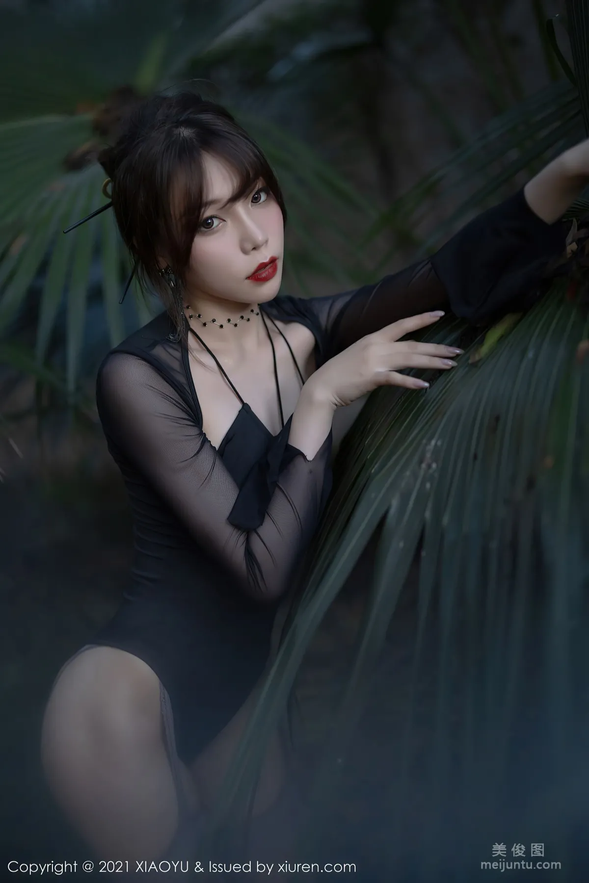 [XIAOYU] Vol.581 Zhizhi Booty - Forest Style and Hazy Private Shoot photo 61