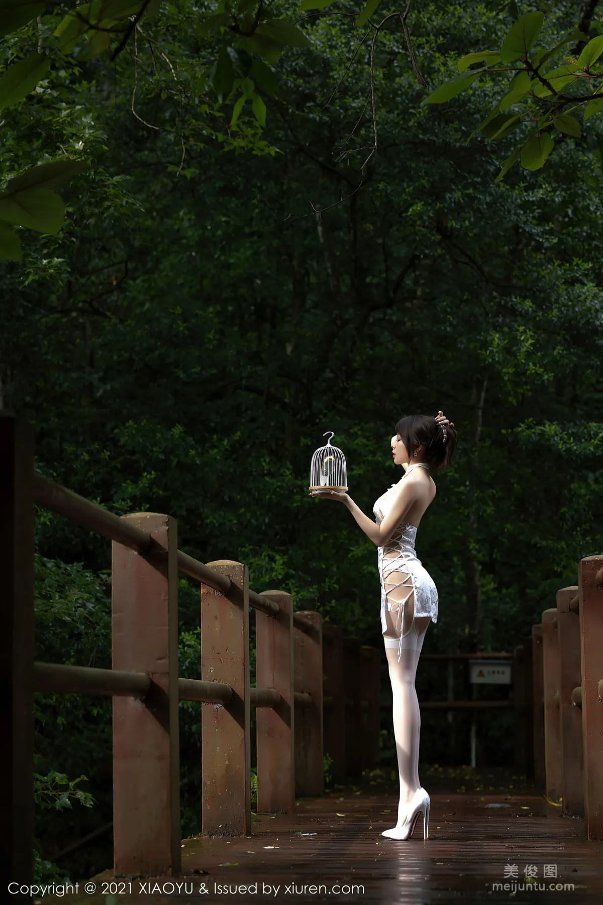 [XIAOYU] Vol.588 Zhizhi Booty, Charming Beauty Among Mountains and Waters photo 38