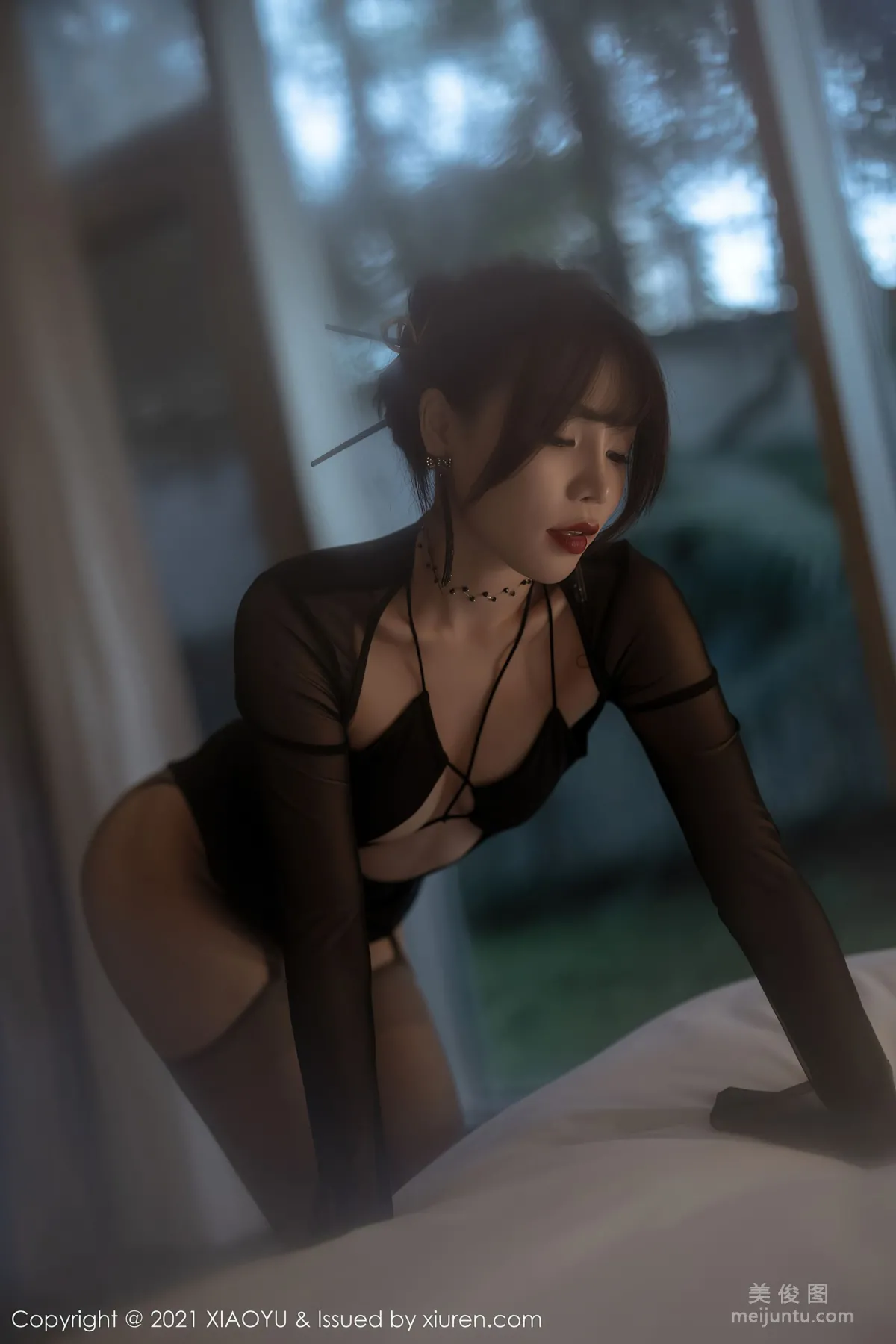 [XIAOYU] Vol.581 Zhizhi Booty - Forest Style and Hazy Private Shoot photo 32