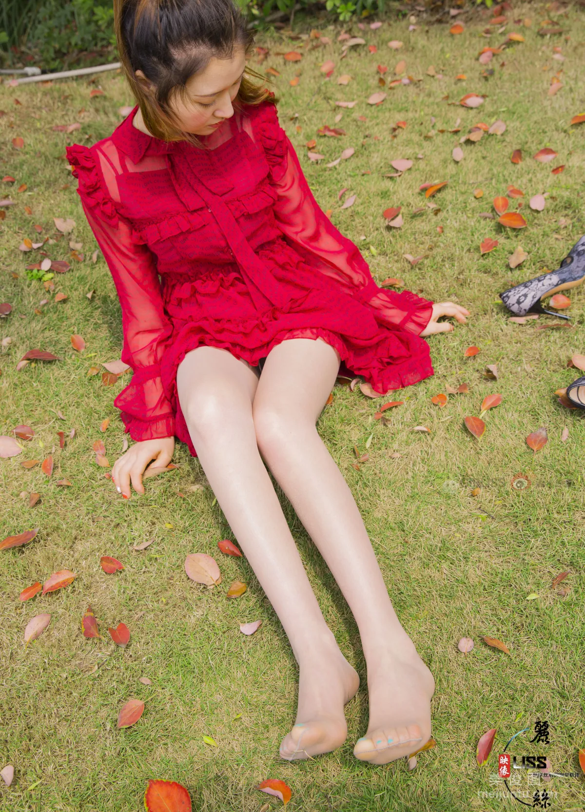 [丽丝映像GIRLISS]  《嫁到农村里的丝袜媳妇儿》 写真集2