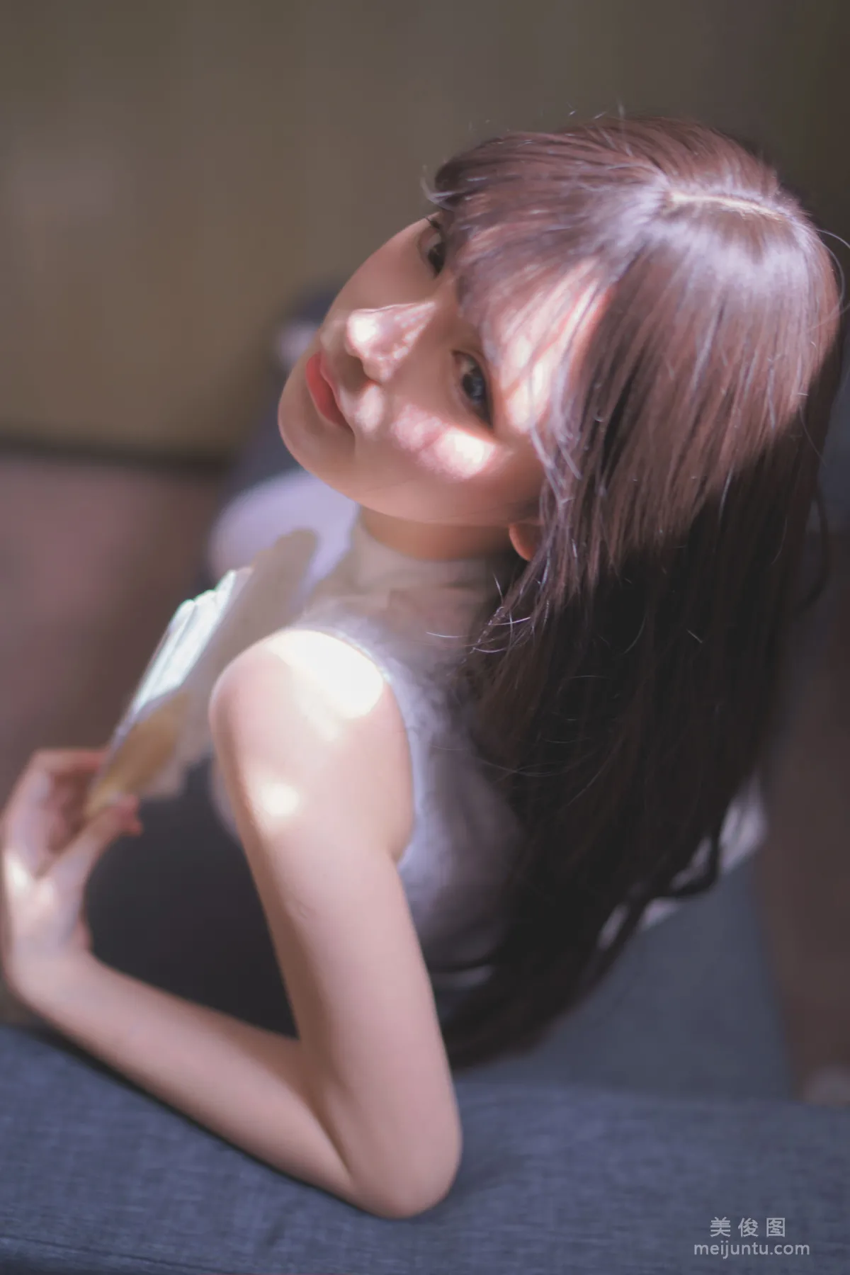 [網紅COSER] 前羽_rr - 白絲旗袍 4
