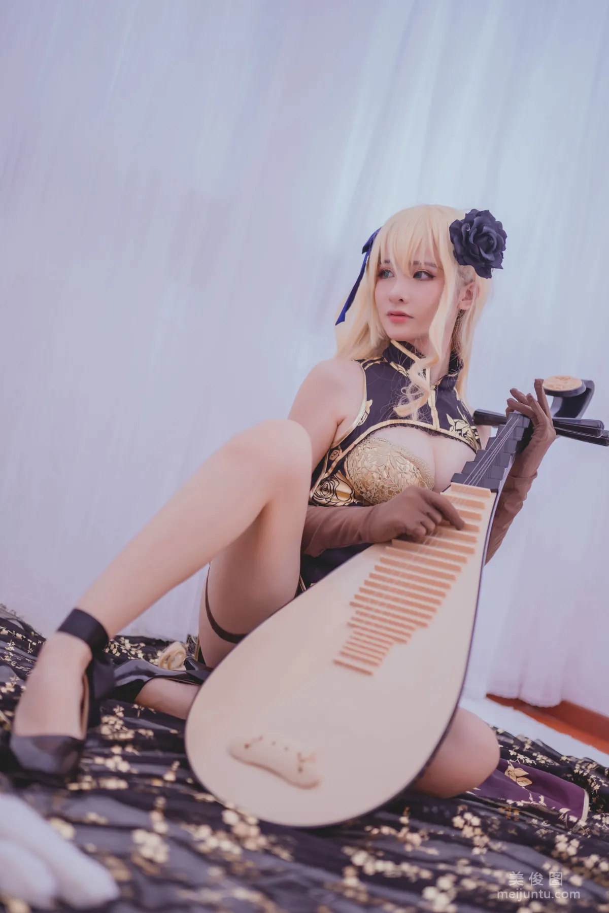 Qian Yu: Web Idols photo 11