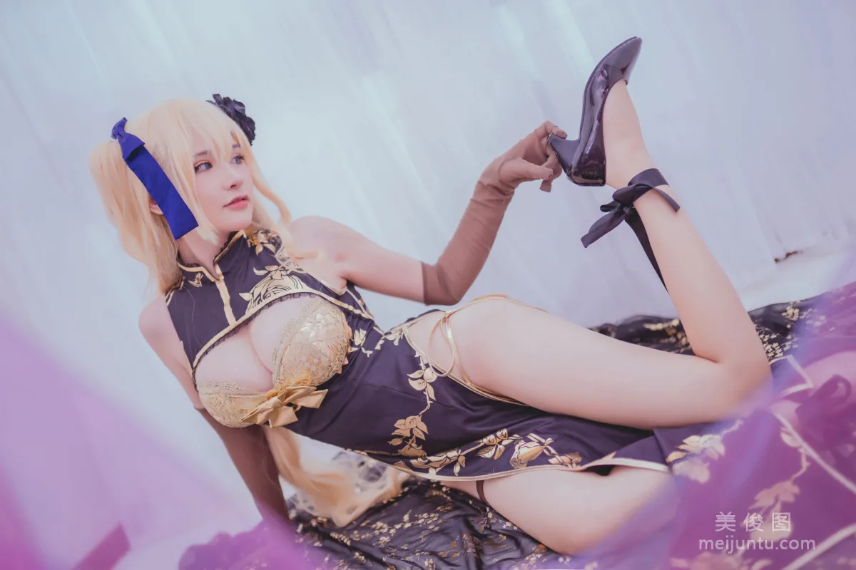 Qian Yu: Web Idols photo 4
