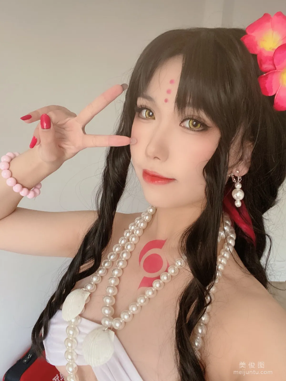 Yibei Yibei: Web Idols photo 1