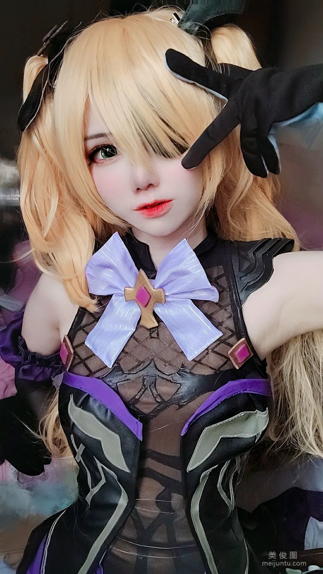 [网红COSER] Sally Dorasnow - Fischl Selfie5