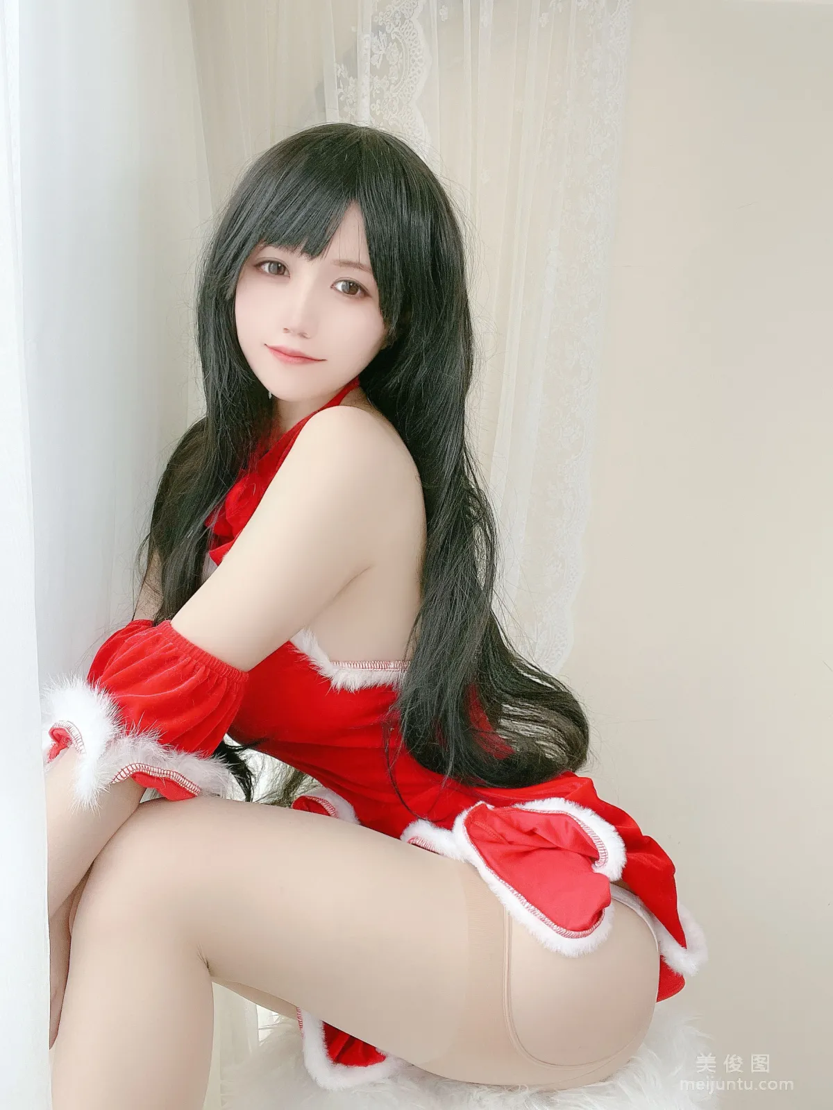 [Web Idols] Anime Blogger Xiaocang Qiandai w - Red Christmas Gift Dress photo 3