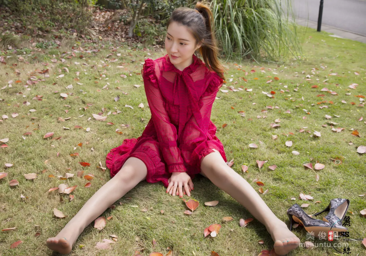 [丽丝映像GIRLISS]  《嫁到农村里的丝袜媳妇儿》 写真集9