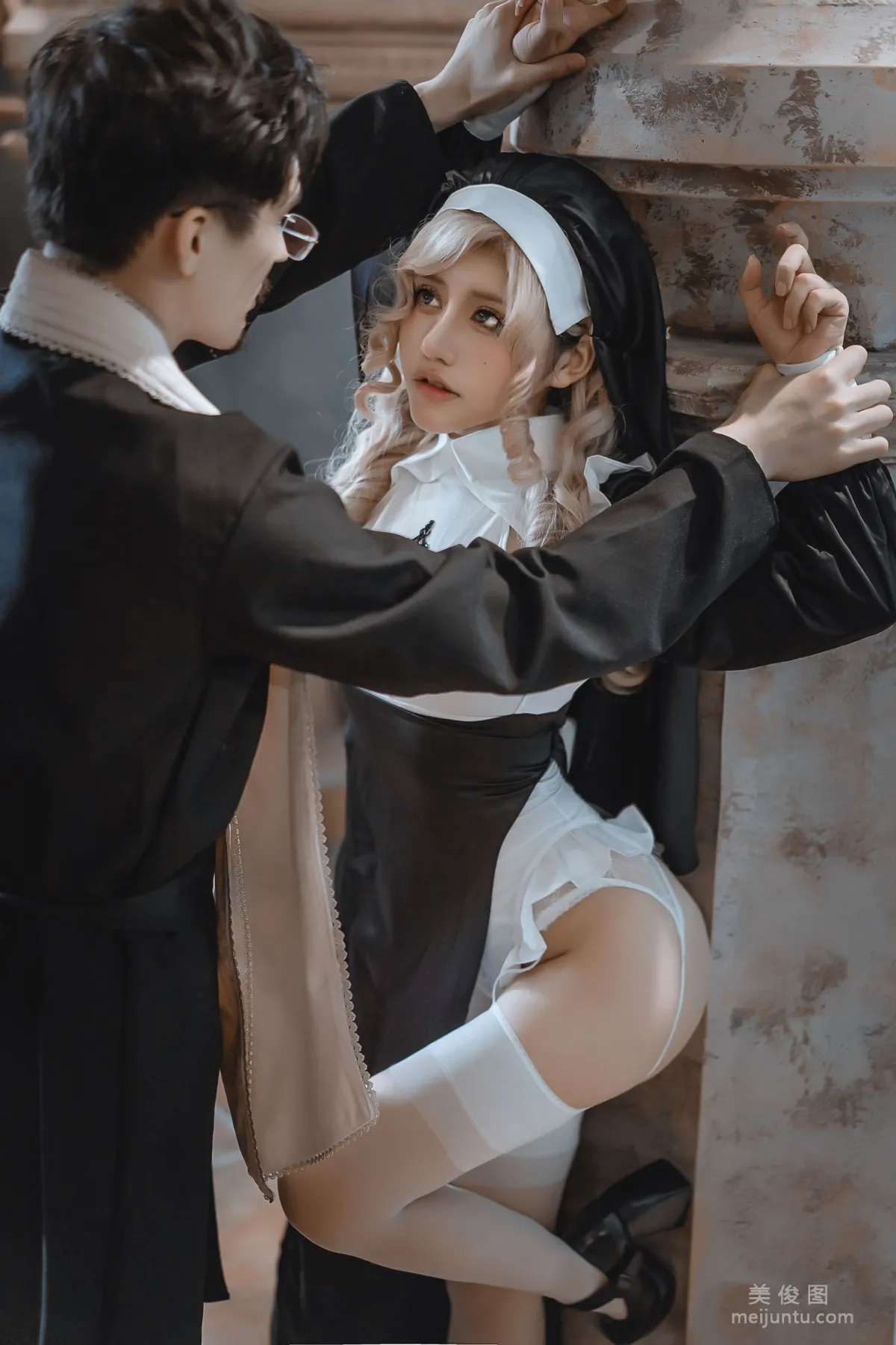 [网红COSER] 一笑芳香沁写真 - 神父修女13
