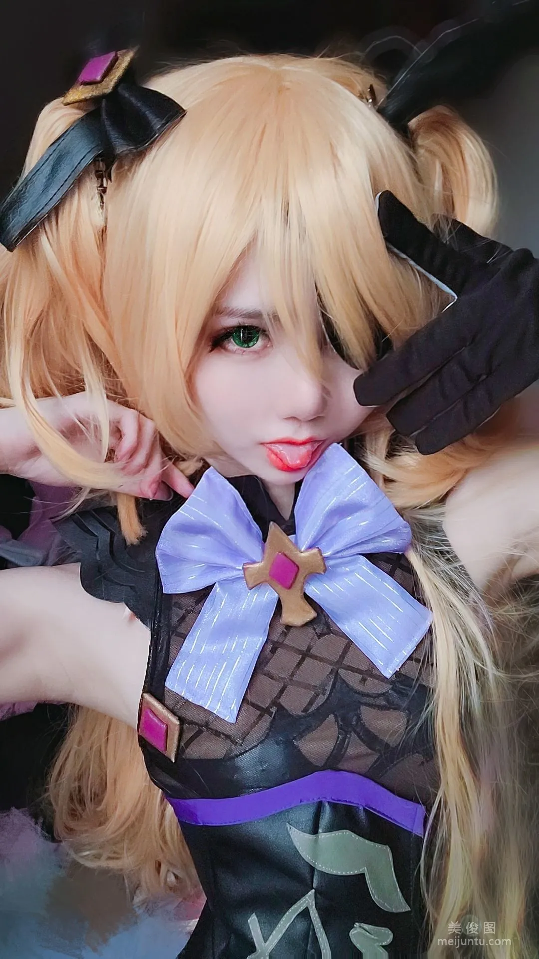 [网红COSER] Sally Dorasnow - Fischl Selfie10