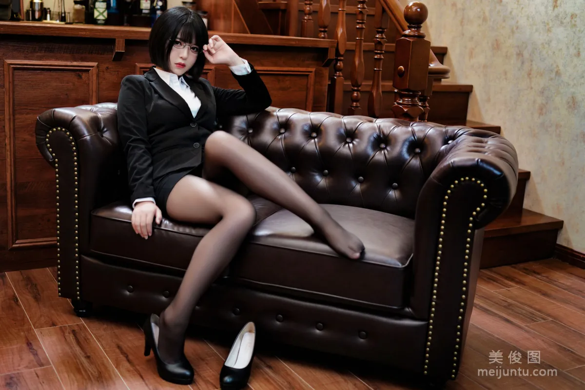 Ban Banzi: Web Idols photo 3