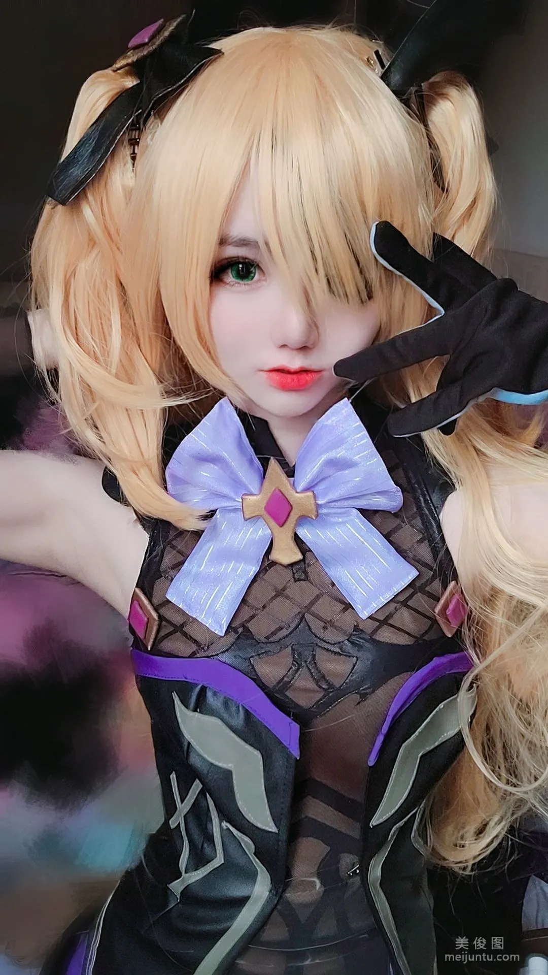 [網紅COSER] Sally Dorasnow - Fischl Selfie 3