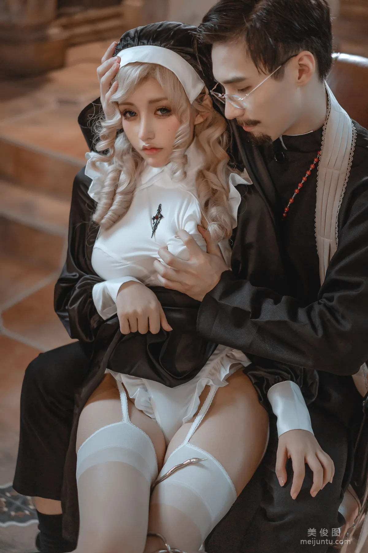 [網紅COSER] 一笑芳香沁寫真 - 神父修女 2