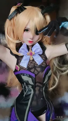 [網紅COSER] Sally Dorasnow - Fischl Selfie