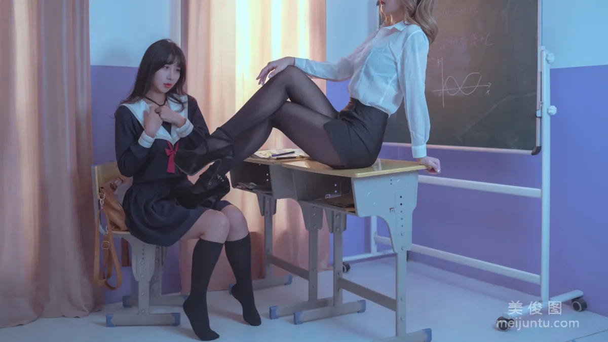 [Web Idols] Yun Xixi - Classroom Rope Art photo 18