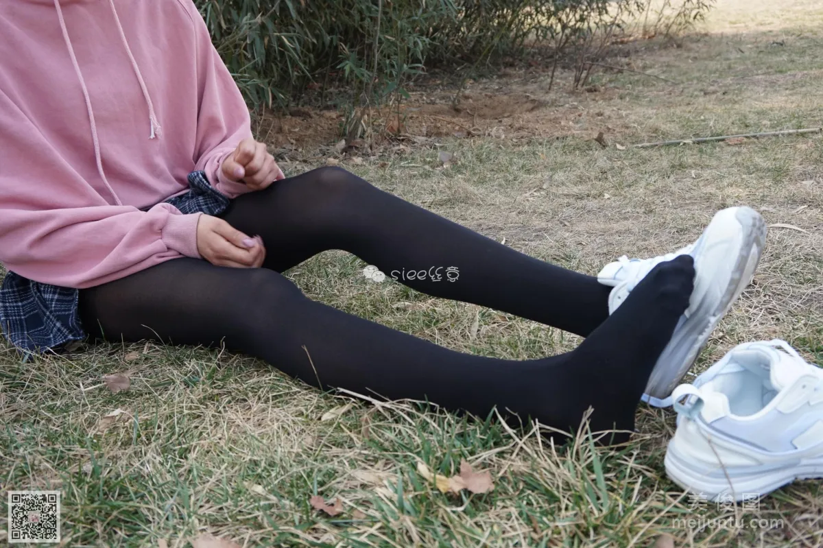 [丝意SIEE] No.061 楠楠 《中厚黑丝》 写真集10