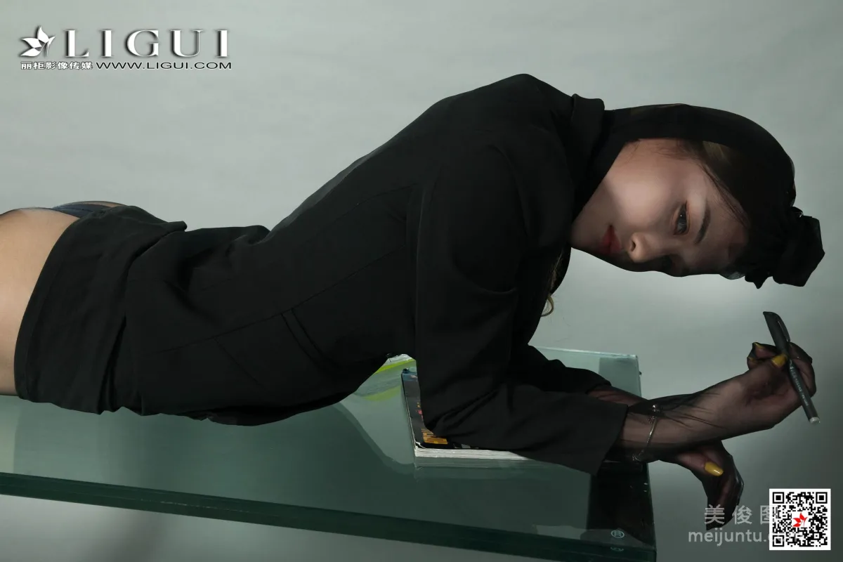 Model 甜甜《黑丝袜人体》 [丽柜Ligui] 写真集75