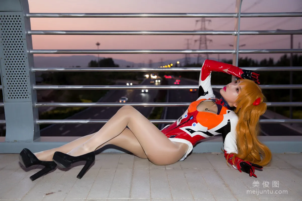 [Cosplay] Douyu Streamer Little Witch Luna, Azur Lane Glossy Version photo 5