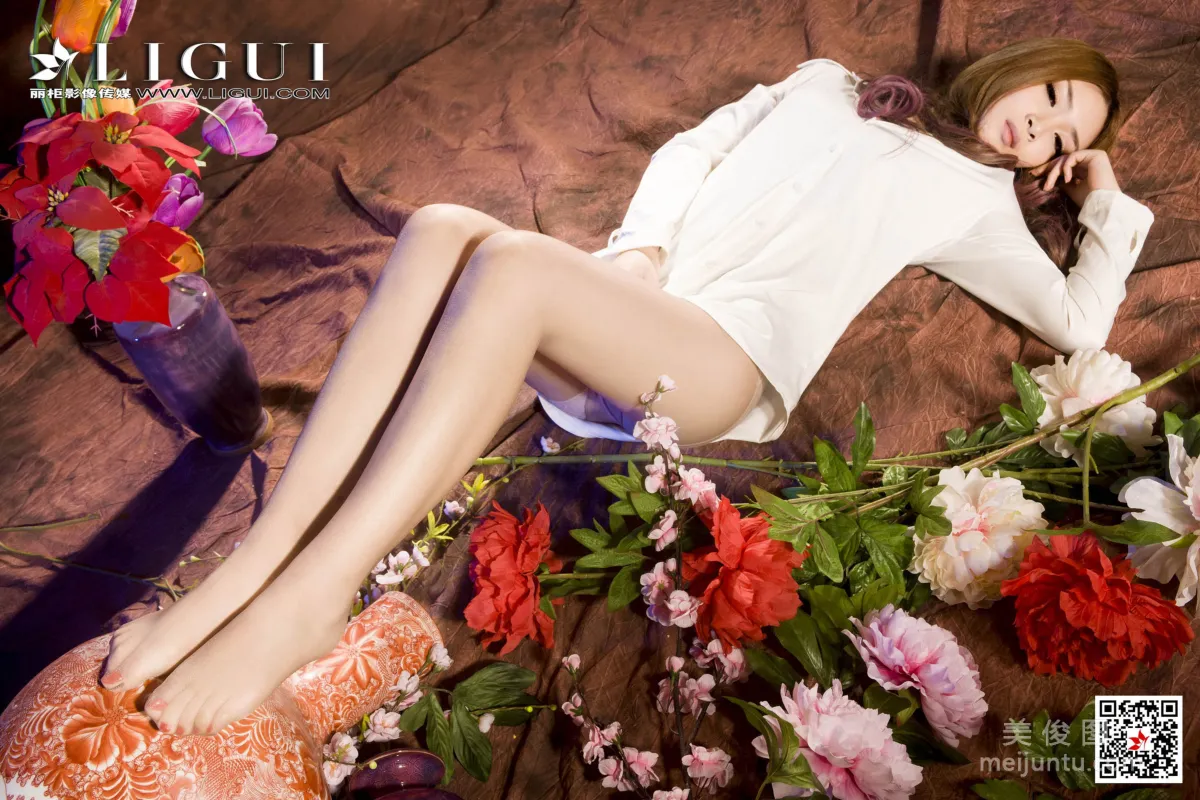 Model 允儿《鲜花玉足》 [丽柜Ligui] 写真集57