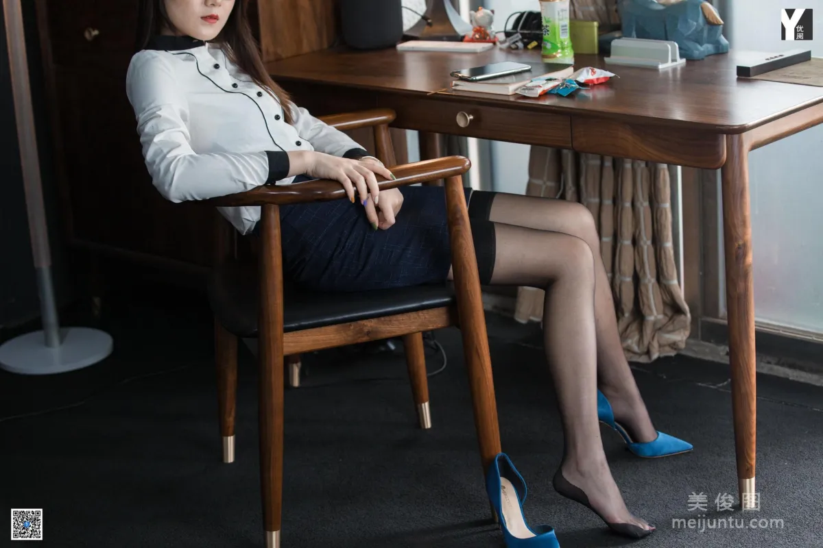 [异思趣向IESS] 模特 小衫 《老师的吊带袜》 写真集8