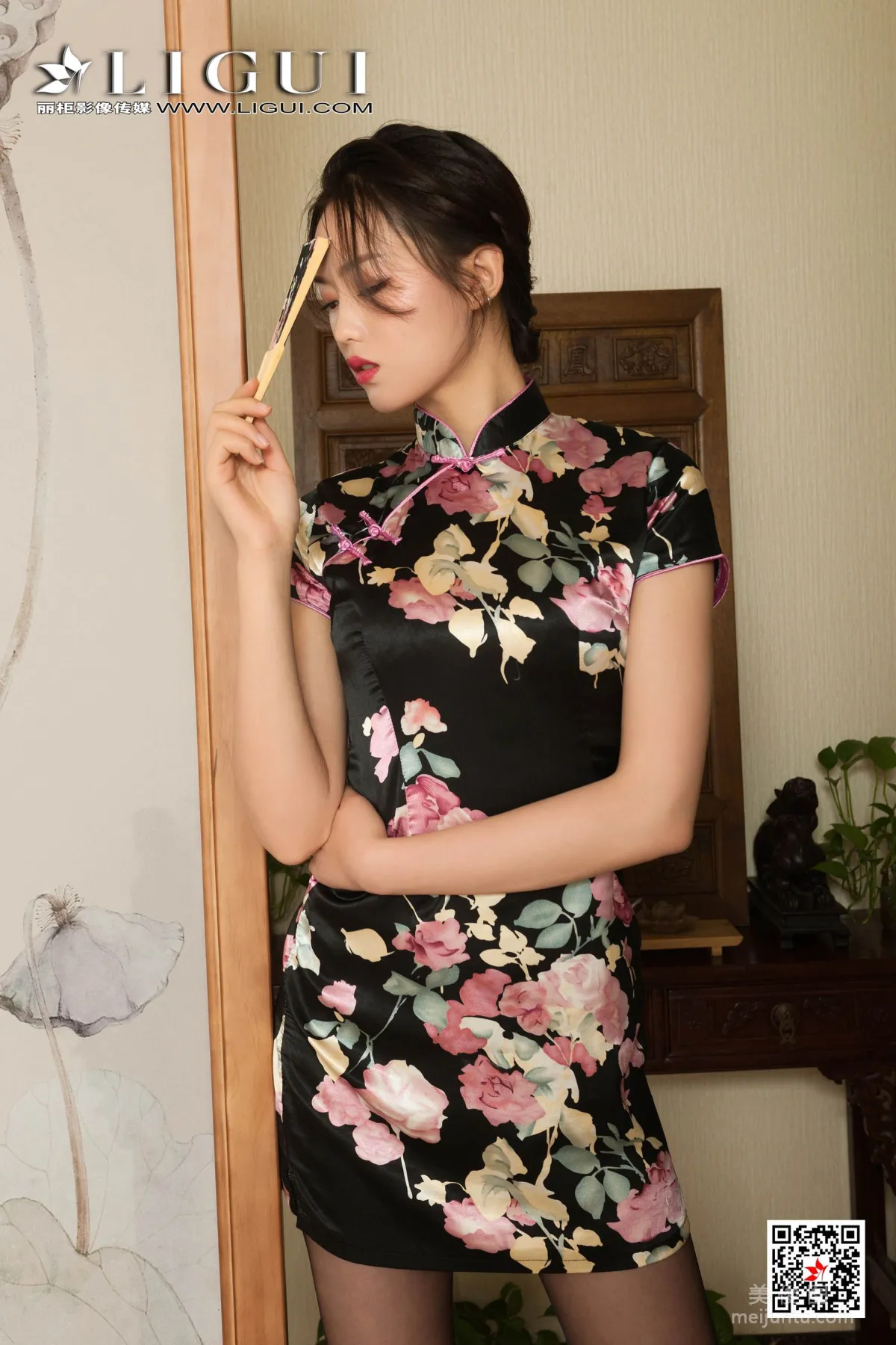 Model 敏儿《优雅旗袍+黑丝美腿》 [丽柜Ligui] 写真集17