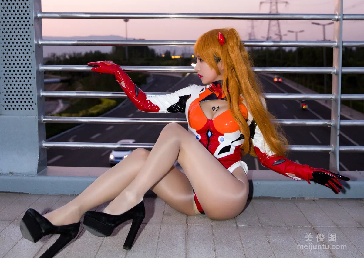[Cosplay] Douyu Streamer Little Witch Luna, Azur Lane Glossy Version photo 6