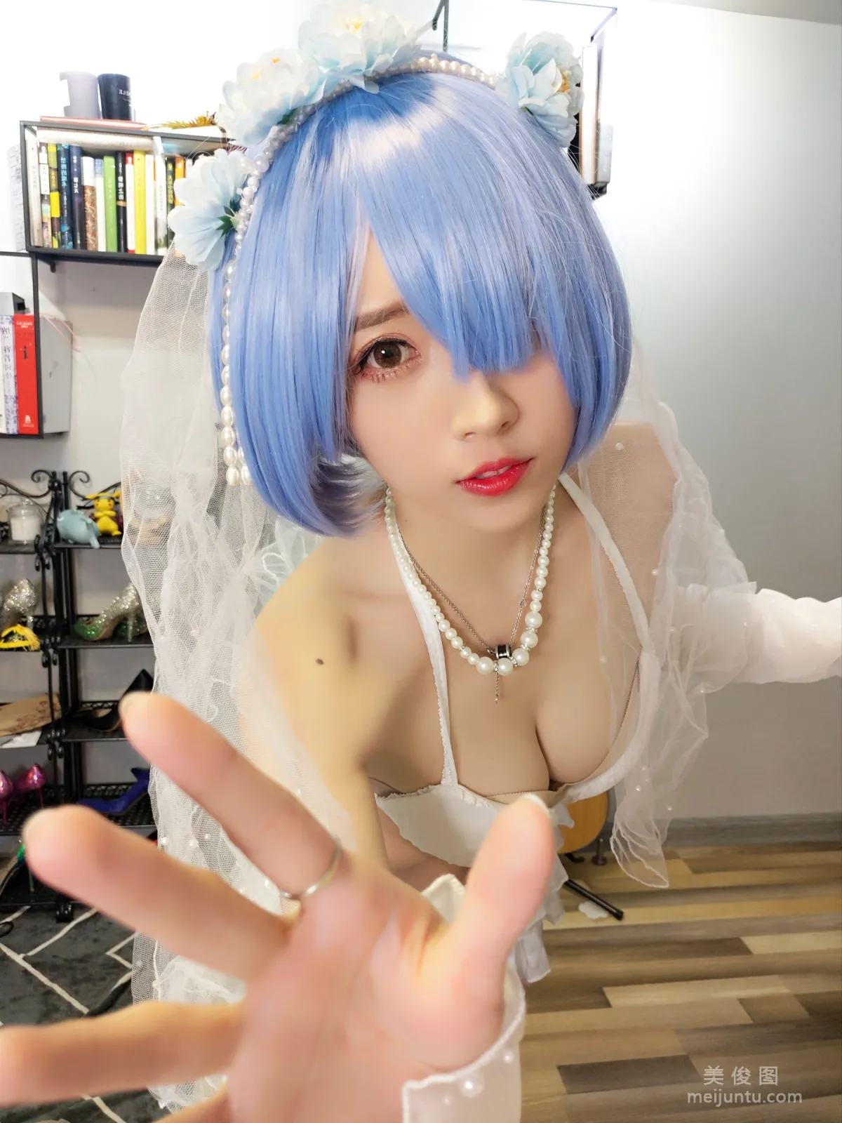 [Cosplay] Web Idols Douyu Streamer Xiaonv Wulu Na - Rem Wedding Dress photo 27