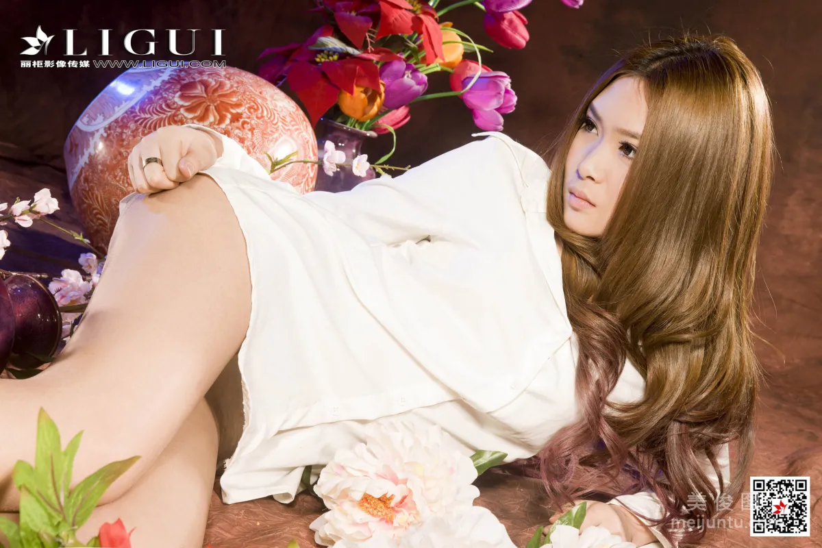 Model 允兒《鮮花玉足》 [麗櫃Ligui] 寫真集 55