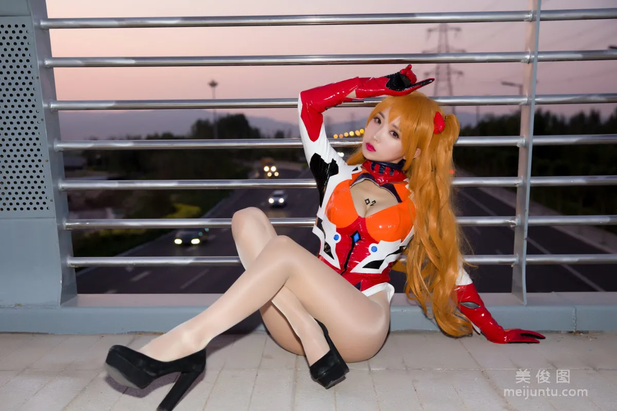 [Cosplay] Douyu Streamer Little Witch Luna, Azur Lane Glossy Version photo 8