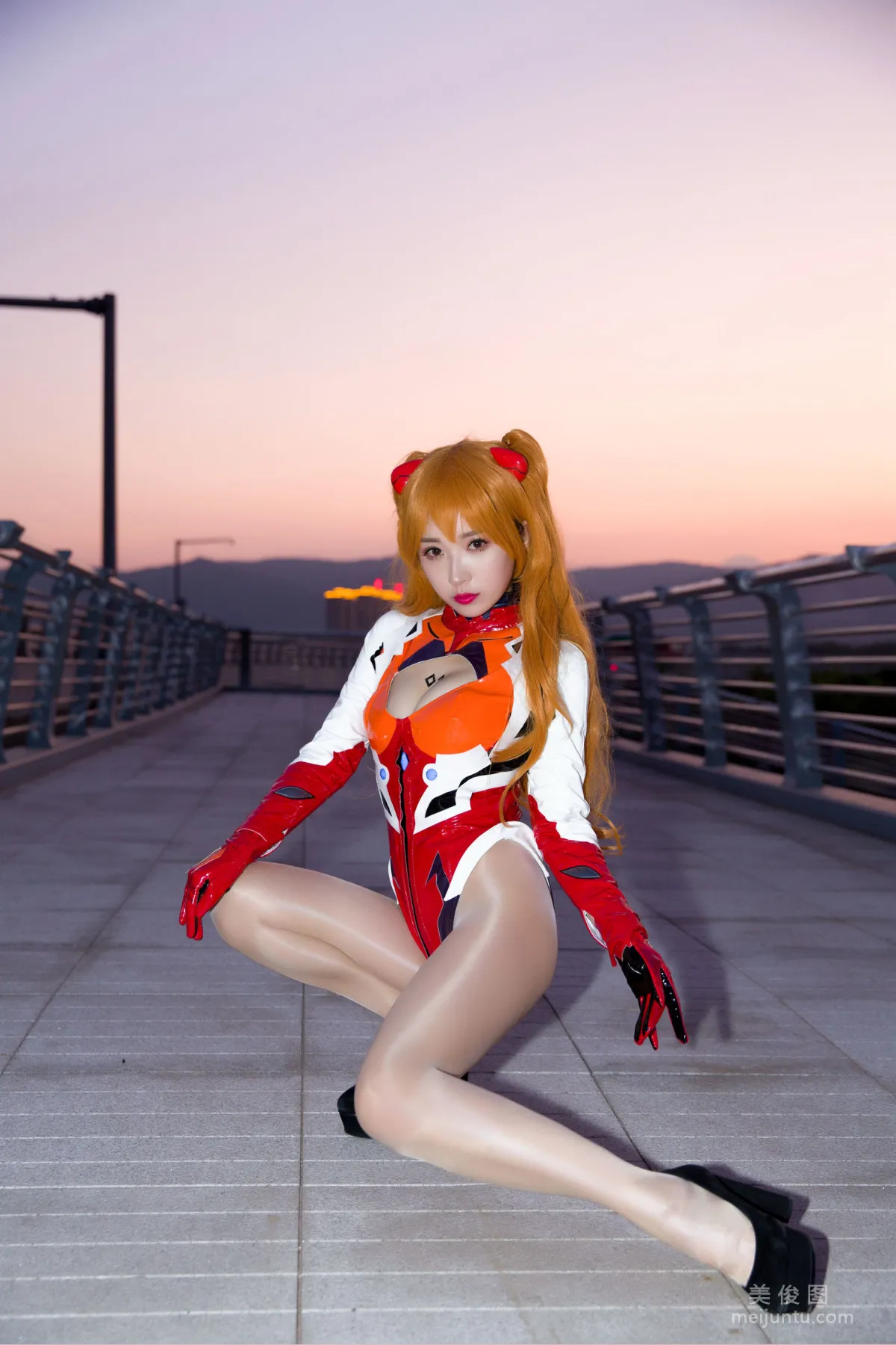 [Cosplay] Douyu Streamer Little Witch Luna, Azur Lane Glossy Version photo 3