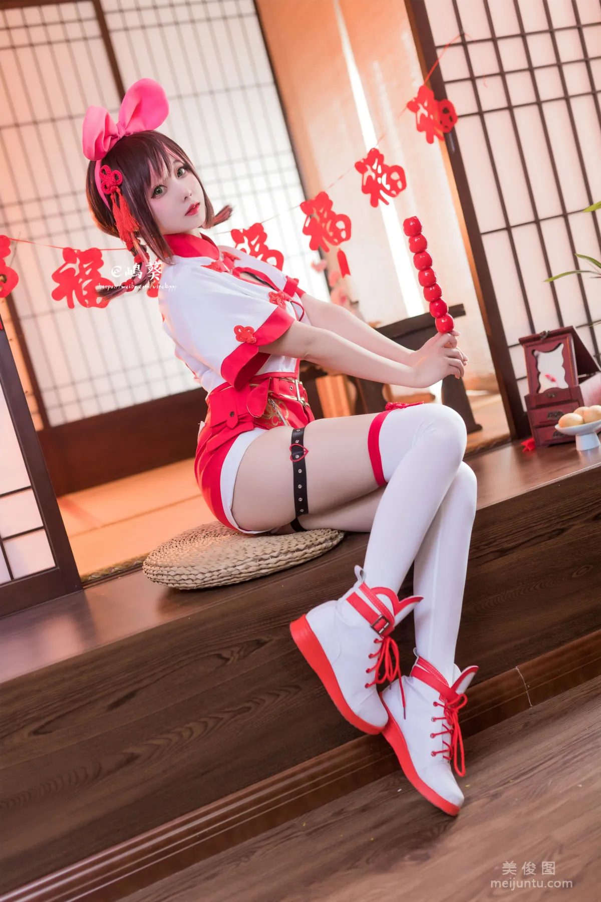 [Miaotang Yinghua] VOL.133, Little Swan Maid and Kizuna AI Photo Set photo 25