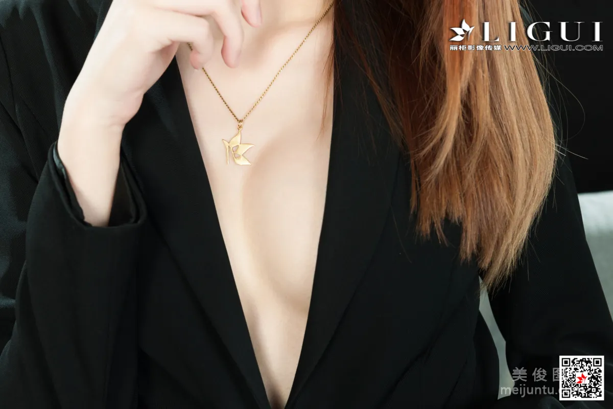[Ligui] Tuzi, Super Assistant, Silk Stockings Photo Set photo 15