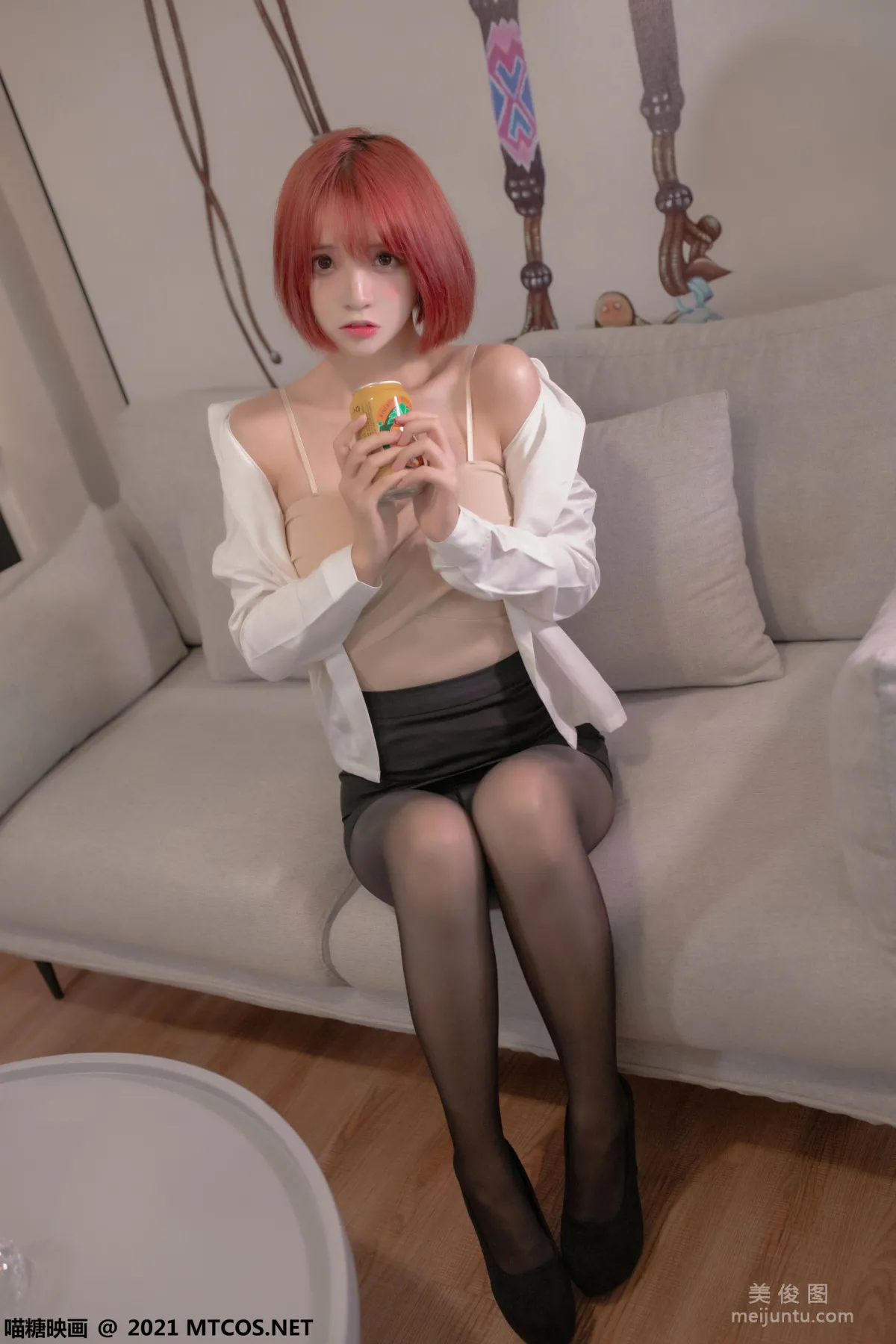 [喵糖映畫] VOL.379 制服OL 寫真套圖 16